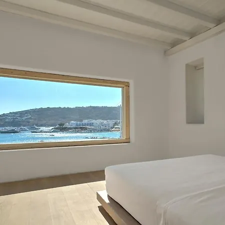 Beachfront Mykon וילה