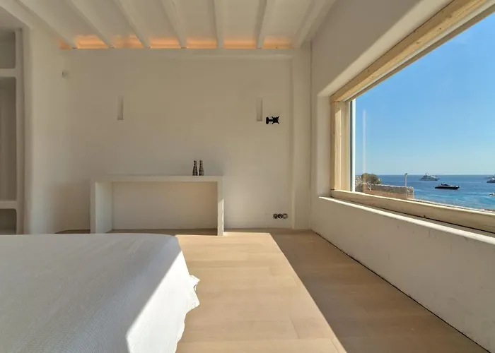 Beachfront Mykon וילה *